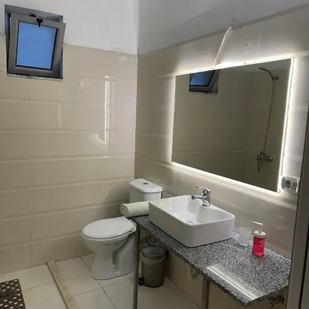 Violet's Boutique * Saranda