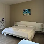 Violet's Boutique Σαράντα