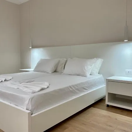 Violet's Boutique Apartment