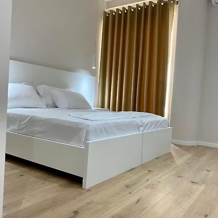 Violet's Boutique Apartment *