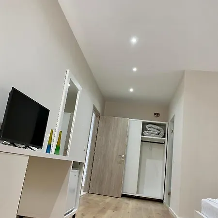 Violet's Boutique ساراندا