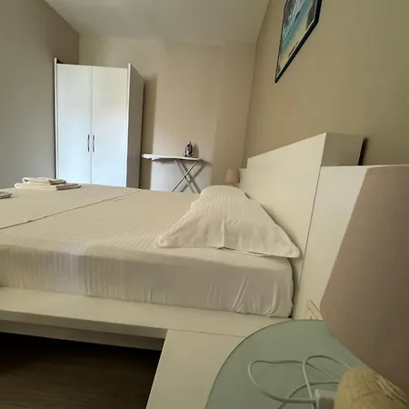 Violet's Boutique Apartment