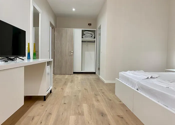 Violet's Boutique Sarandë
