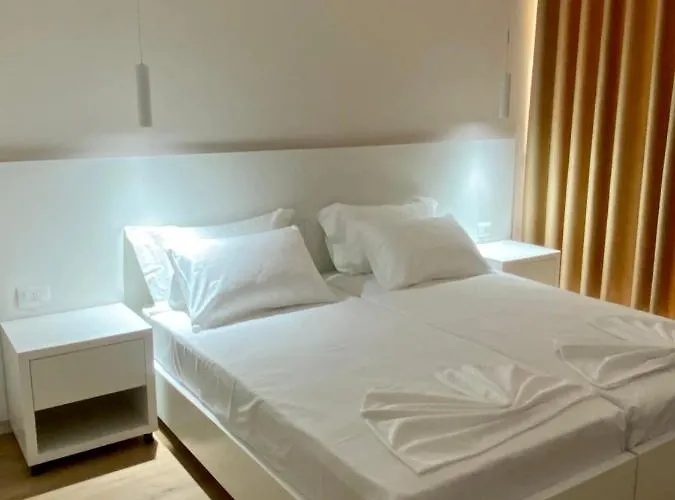 Violet's Boutique * Sarandë